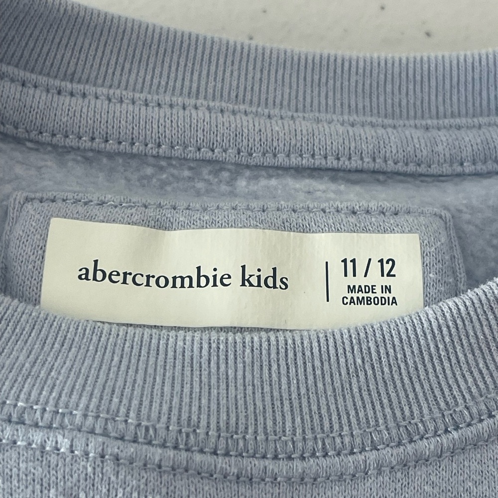 Abercrombie Kids Light Blue Peanuts Crewneck Sweater - Picture 7 of 9